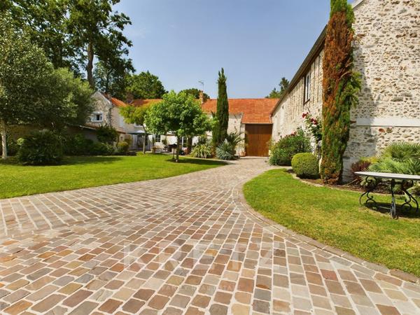 Maison de Charme au coeur du Village