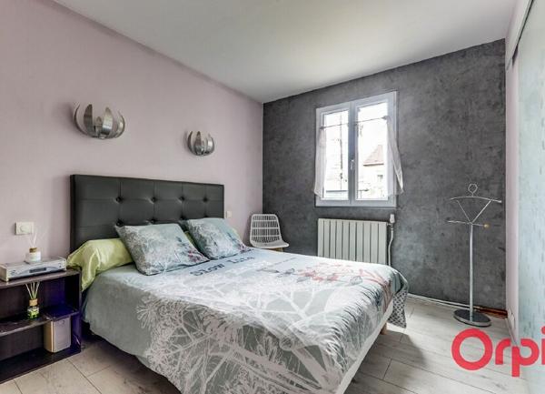 Appartement à louer    1 pièce •  Stains