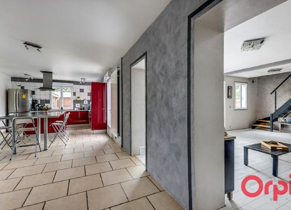 Appartement à louer    1 pièce •  Stains