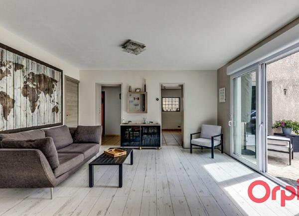 Appartement à louer    1 pièce •  Stains