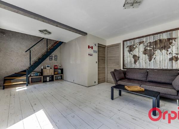 Appartement à louer    1 pièce •  Stains