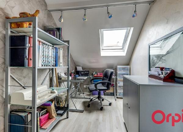 Appartement à louer    1 pièce •  Stains