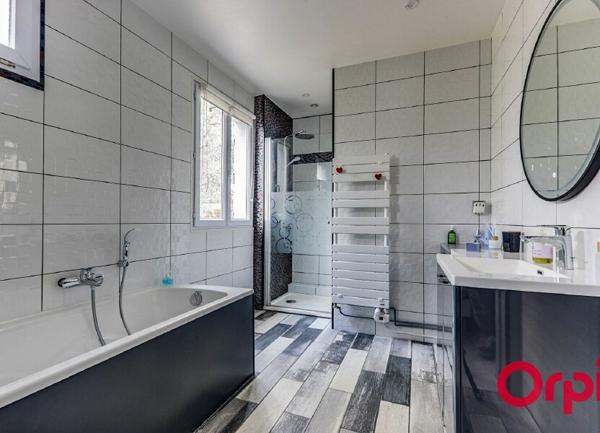 Appartement à louer    1 pièce •  Stains