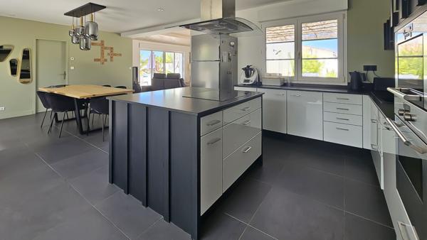 Maison Sainte Soulle 6 pièce(s) 200 m2, Sainte soulle 17220