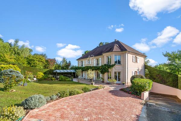 Maison Fourqueux 9 pièce(s) 262 m2 €1 395 000 ** - Référence 17238