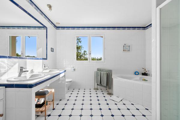 Maison Fourqueux 9 pièce(s) 262 m2 €1 395 000 ** - Référence 17238