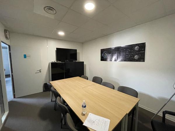 Location Venelles Bureau 15 m²  tout équipé - toutes charges incluses  -