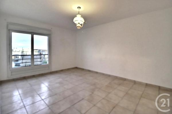 Appartement F4 à vendre  4 pièces - 70,30 m 2   AULNAY SOUS BOIS  - 93