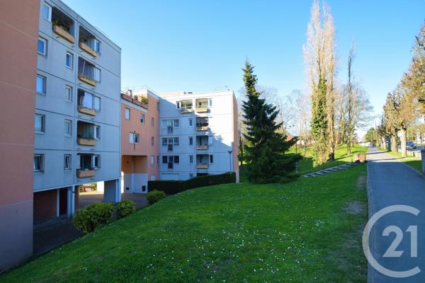 Appartement F4 à vendre  4 pièces - 70,30 m 2   AULNAY SOUS BOIS  - 93