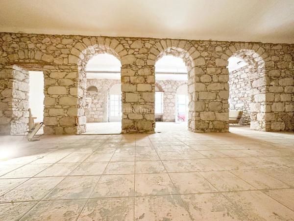 Vente Local commercial 1 pièces 168 m2 à Nice