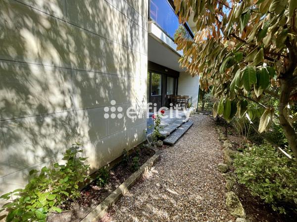 Appartement
         4 pièces
        - 92 m² Exclusivité 640 000 € *