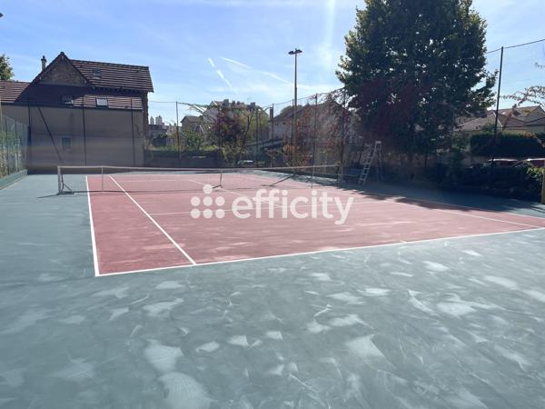 Appartement
         4 pièces
        - 92 m² Exclusivité 640 000 € *