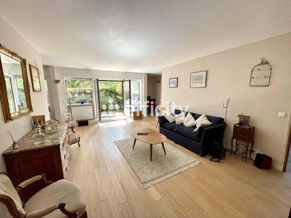 Appartement
         4 pièces
        - 92 m² Exclusivité 640 000 € *