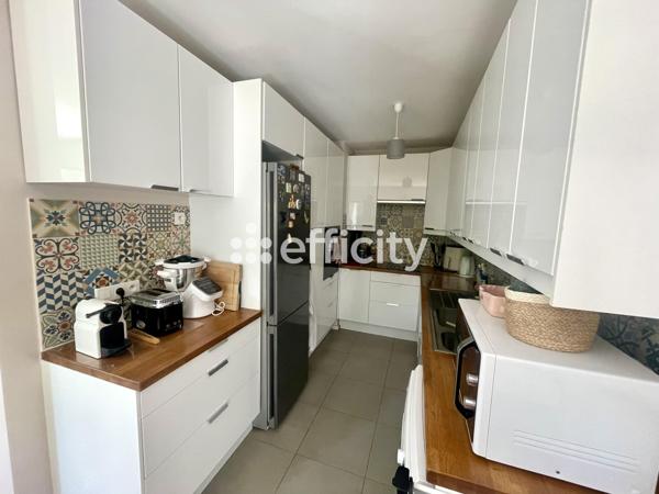 Appartement
         4 pièces
        - 92 m² Exclusivité 640 000 € *