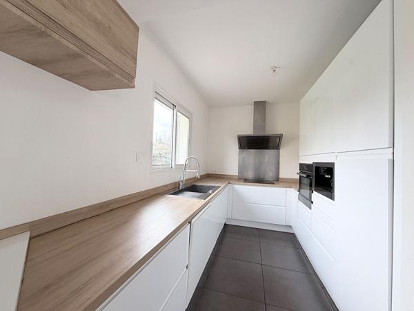 PESSAC-MAGONTY - Maison individuelle - 5 pièces - 128.34m2 - 4 chambres - Cheminée - Garage - Jardin - Parcelle 351m2