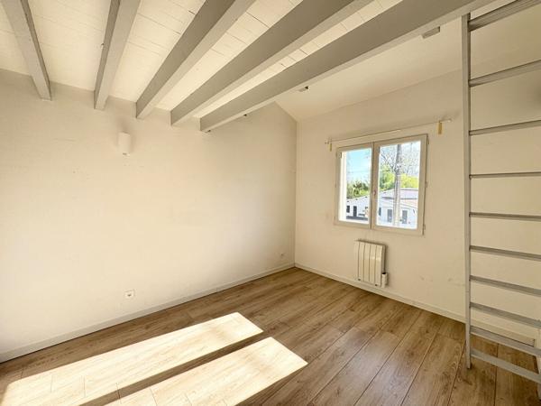 PESSAC-MAGONTY - Maison individuelle - 5 pièces - 128.34m2 - 4 chambres - Cheminée - Garage - Jardin - Parcelle 351m2