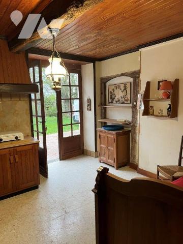 MIELAN (32) Entre MIELAN et VILLECOMTAL, Gasconne en plain-pied avec superbe vue sur les Pyrénées.