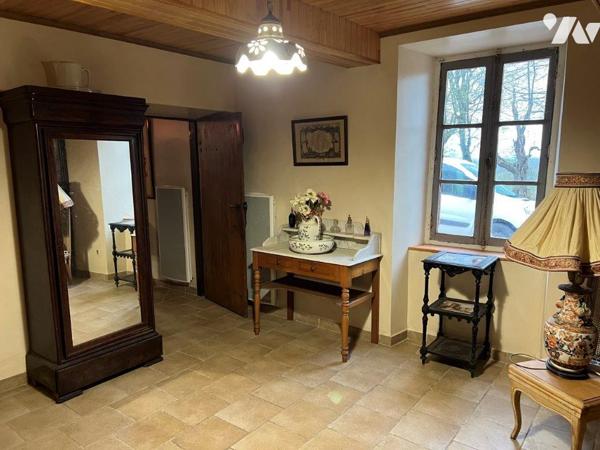 MIELAN (32) Entre MIELAN et VILLECOMTAL, Gasconne en plain-pied avec superbe vue sur les Pyrénées.