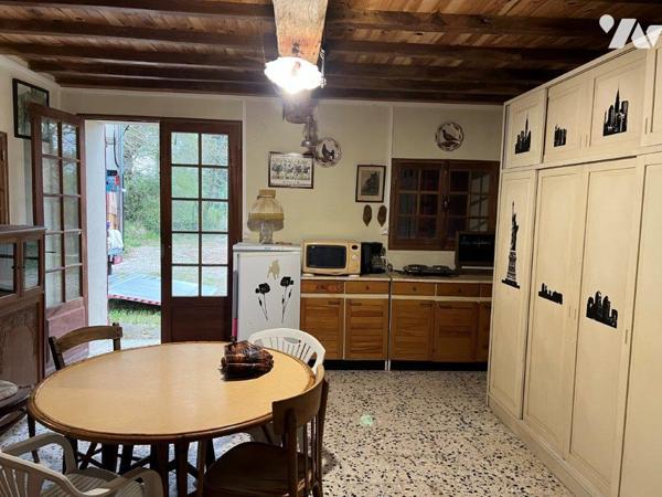 MIELAN (32) Entre MIELAN et VILLECOMTAL, Gasconne en plain-pied avec superbe vue sur les Pyrénées.