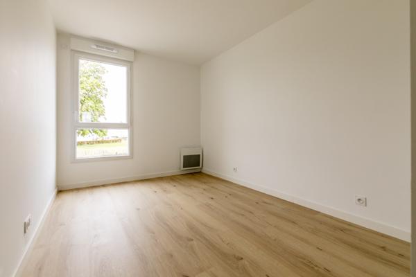 Maison avec jardin et garage