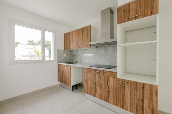 Maison avec jardin et garage