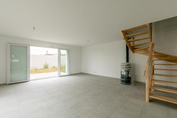 Maison avec jardin et garage