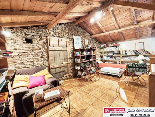 LONGERE DE CARACTERE 243 M² - 5 CHAMBRES - JARDIN - CARPORTS