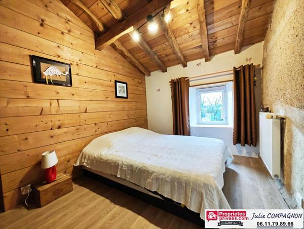 LONGERE DE CARACTERE 243 M² - 5 CHAMBRES - JARDIN - CARPORTS