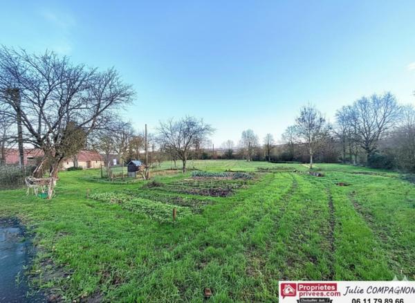 LONGERE DE CARACTERE 243 M² - 5 CHAMBRES - JARDIN - CARPORTS