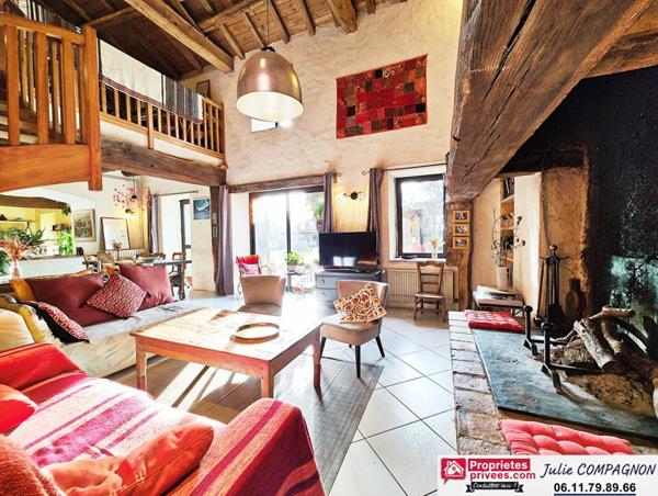 LONGERE DE CARACTERE 243 M² - 5 CHAMBRES - JARDIN - CARPORTS