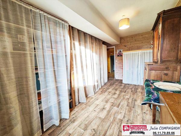 LONGERE DE CARACTERE 243 M² - 5 CHAMBRES - JARDIN - CARPORTS