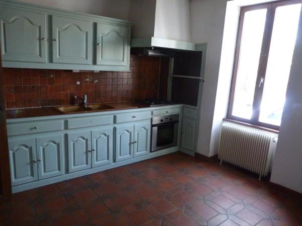 Location                                                      Maison
                        
                     3 pièces                      70 m2                     à Vierzon