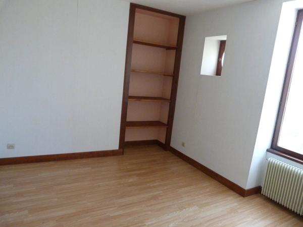 Location                                                      Maison
                        
                     3 pièces                      70 m2                     à Vierzon
