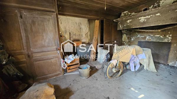 OYRIERES - Ancienne ferme à rénover au cœur du village