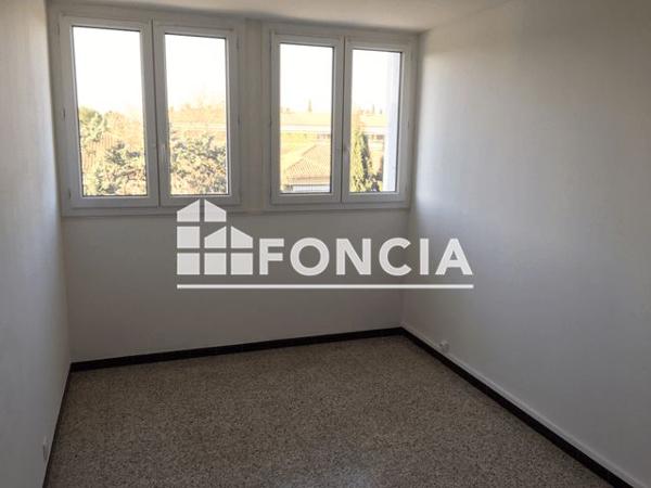 Location Appartement 3 pièces 59.2 m² - RESIDENCE LES CHARMILLES Orange 84100