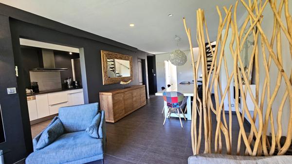 CARQUEIRANNE, T4 duplex dernier étage de 131.73 m² en surface utile