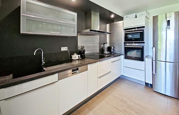 CARQUEIRANNE, T4 duplex dernier étage de 131.73 m² en surface utile