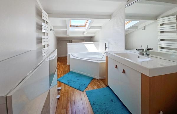 CARQUEIRANNE, T4 duplex dernier étage de 131.73 m² en surface utile