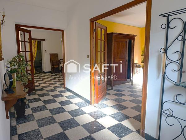 Maison de village 6 chambres garage terrasse