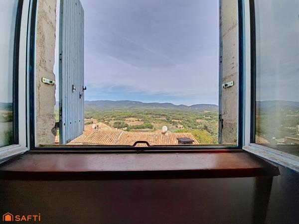 Maison plein centre très lumineuse avec grande baie vitrée avec vue sur Le Luberon.