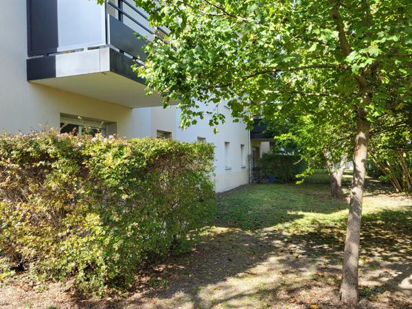 T2 RDC AVEC TERRASSE ET VERDURE