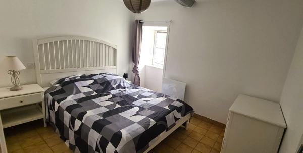 Charmante maison en pierre rénovée de 57m² à MOUCHAMPS !!