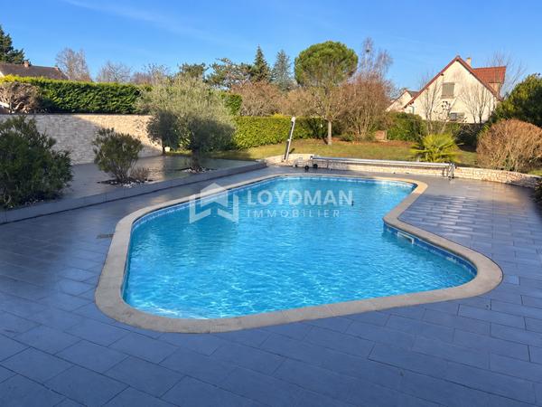 Maison T7 de 245 m² avec 6 chambres et piscine