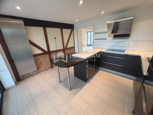 Maison T7 de 245 m² avec 6 chambres et piscine