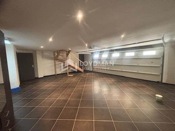 Maison T7 de 245 m² avec 6 chambres et piscine