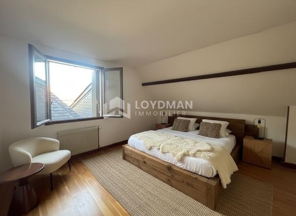Maison T7 de 245 m² avec 6 chambres et piscine