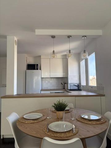 Location                                                      Appartement
                        
                     2 pièces                      48 m2                     à Asnières-sur-Seine