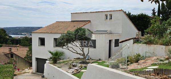 Maison individuelle de plain pied T5 avec 3 chambres piscine et garage