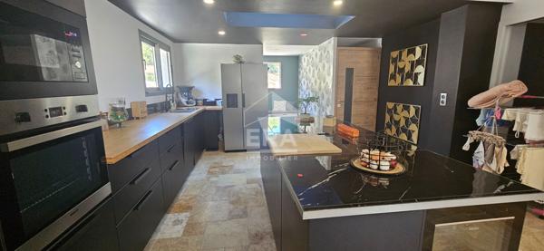 Maison individuelle de plain pied T5 avec 3 chambres piscine et garage