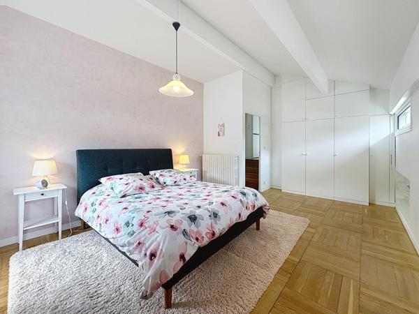 Superbe propriété de 271 m2 habitable , proche du centre de Cahors